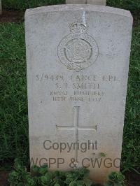 Dar Es Salaam War Cemetery - Smith, S J